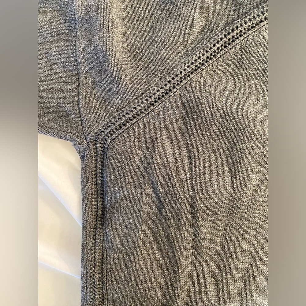 Lululemon NWT Bhakti Reality SS Heathered black 12 - Picture 4 of 6